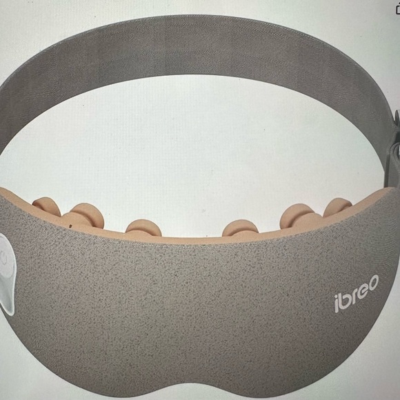 Rechargeable heated eye mask
